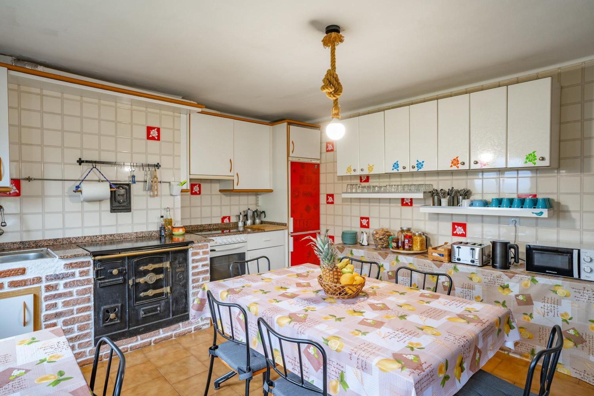 Surf House Sanvi Bed & Breakfast San Vicente De La Barquera Exterior photo